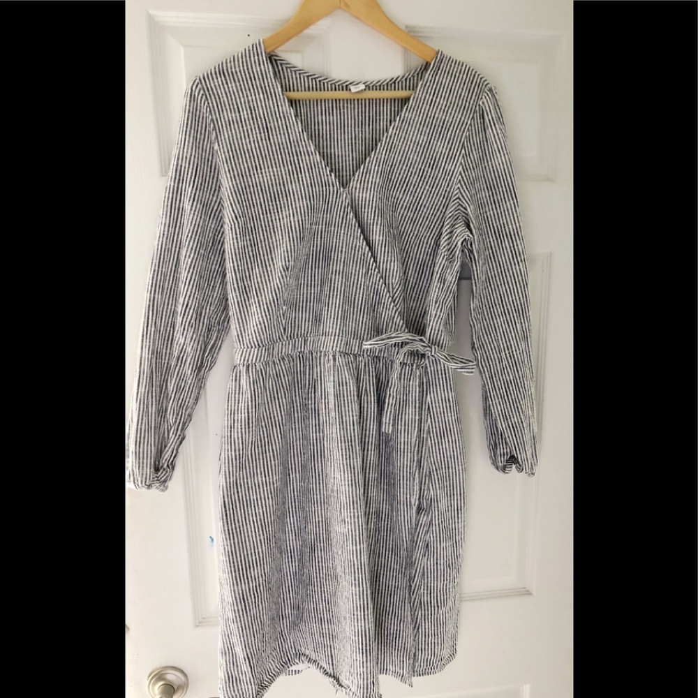 Old Navy Tall Seersucker wrap dress